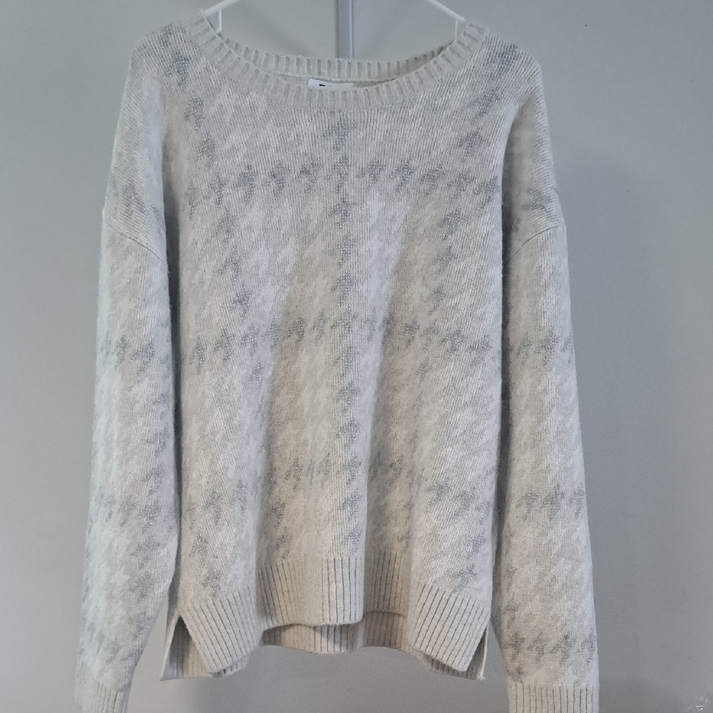 Cozy Women's Gray Patterned Sweater